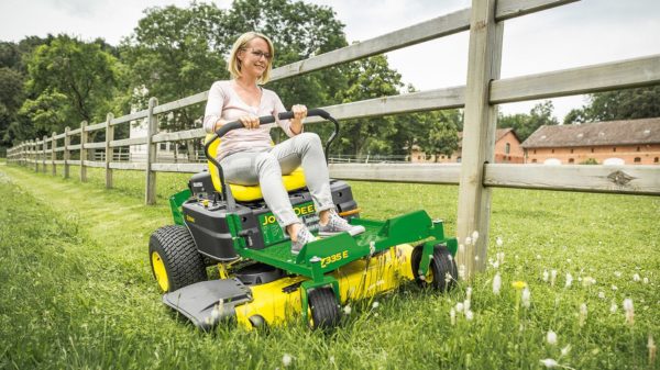 John Deere Z335E – Image 5